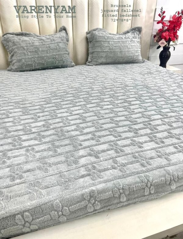 IMG-20251104-WA0070.jpg BRUSSELS Warm Jaquard Flannel Fitted Bedsheet with Pillow Cover |72x78x8"