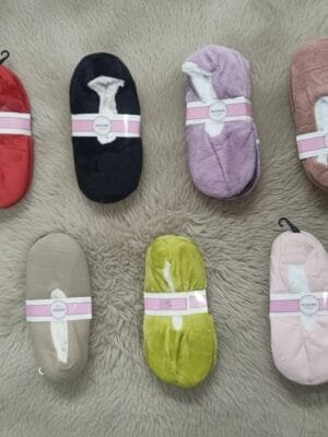 IMG_20251119_192105.jpg Women’s Velvet Fleece Sherpa Slippers | Ultra Soft Indoor Winter Slippers | Random Colors