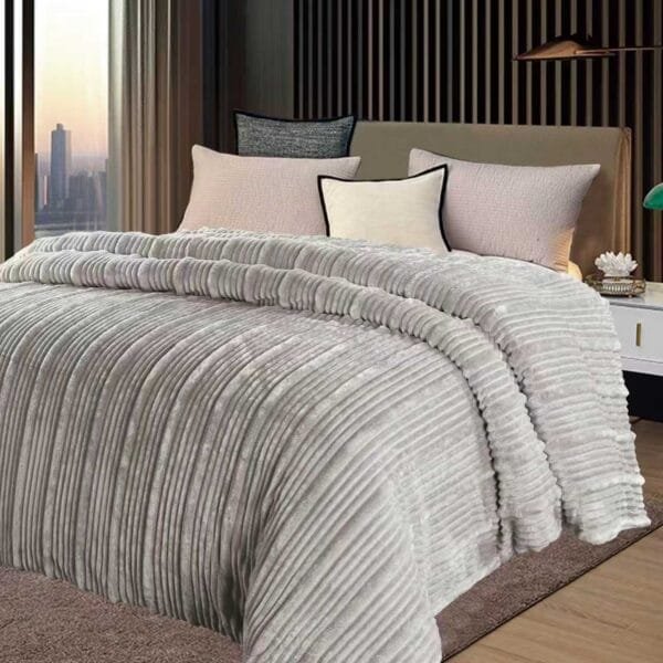 WhatsApp-Image-2025-11-24-at-8.26.16-AM-1.jpeg Pencil Jacquard Reversible Dohar – Double Bed 90×100 Super Soft & Super Shine Lightweight Blanket