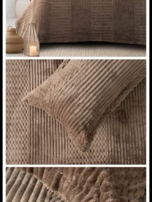 Crimson Candy King Size Winter Bedsheet – 100×100 in, 3 kg, Designer Set with Pillow Covers & Chain