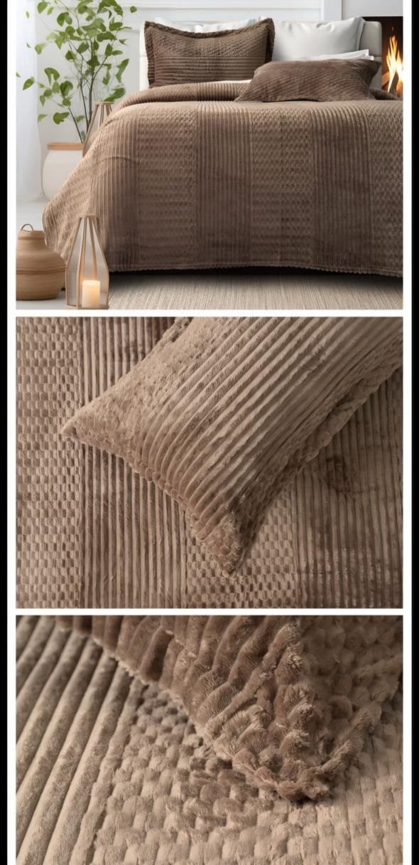 Crimson Candy King Size Winter Bedsheet – 100×100 in, 3 kg, Designer Set with Pillow Covers & Chain